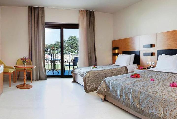 Hotel Sempati Lapta Extérieur photo